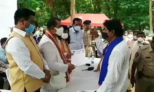 National SC Commission team meets kin of Ramya who was murdered in Guntur