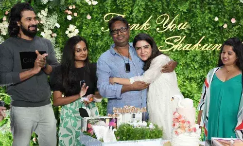 Samantha Akkineni thanks director Gunasekhar for giving her a film like Shaakuntalam.(Twitter / @Samanthaprabhu2)