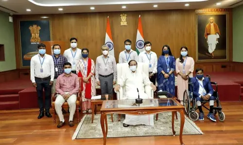 DRDO Chairman briefs Vice President M. Venkaiah Naidu on in-house developed equipment to tackle Covid