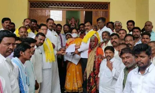 Telugu Desam leaders submitting a memorandum to MPDOs at Kosigi and Kodumur on Friday.