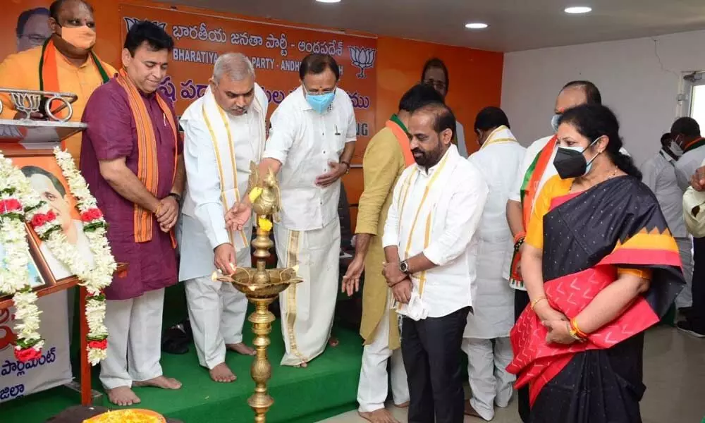 BJP Mahila Morcha national in-charge Daggubati Purandeswari, Union Minister of State for External Affairs V Muraleedharan at the inaugural of the party meet in Visakhapatnam on Saturday