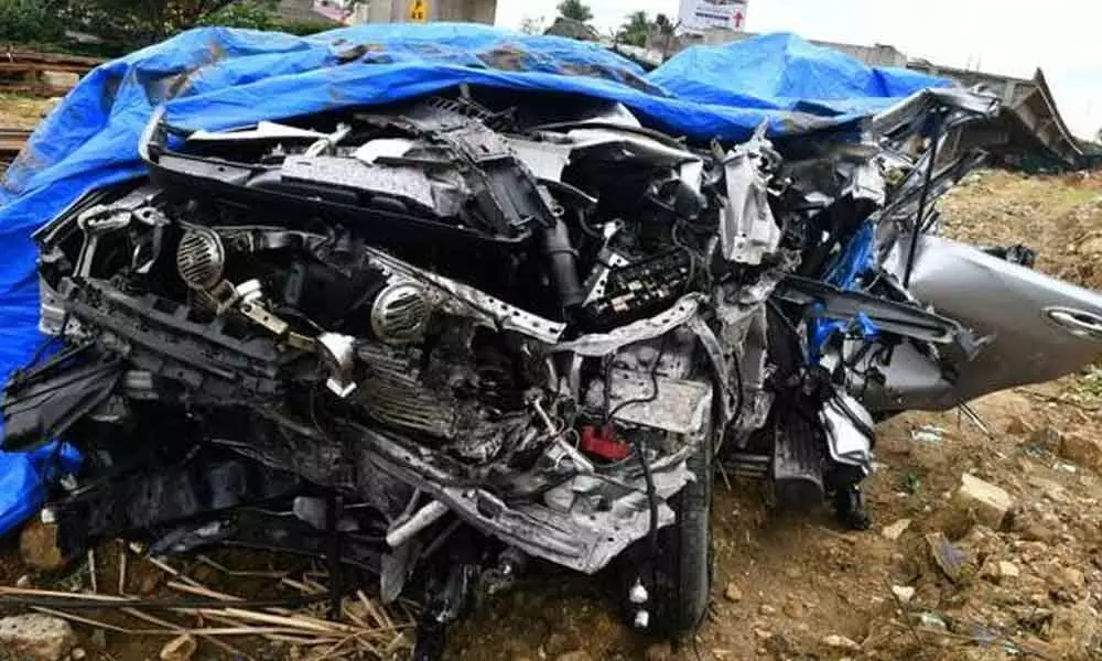 5 youths die as car rams into stationary lorry in Tamil nadu