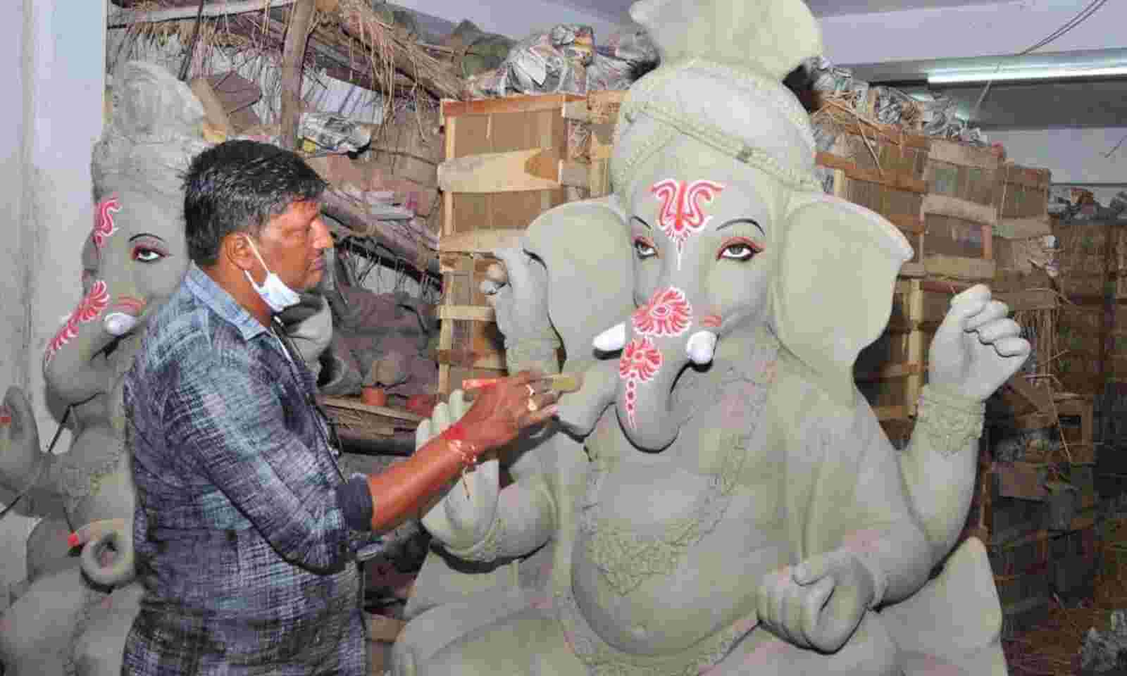 Khammam: Use eco-friendly Ganesh idols to protect environment