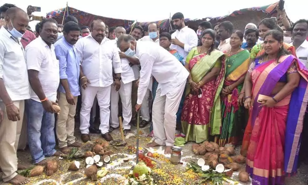 Minister T Harish Rao performing bhumi puja for KCR Auto Nagar at SRSP Canal in Huzurabad on Saturday