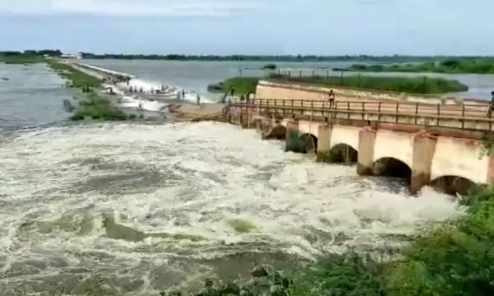 Huge water flow at Sangam barrage on Sunday