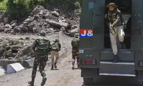 Terrorists attack police party in Srinagar