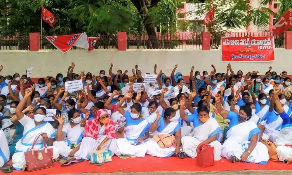 Asha workers from Prakasam district staging a protest in Ongole on Monday