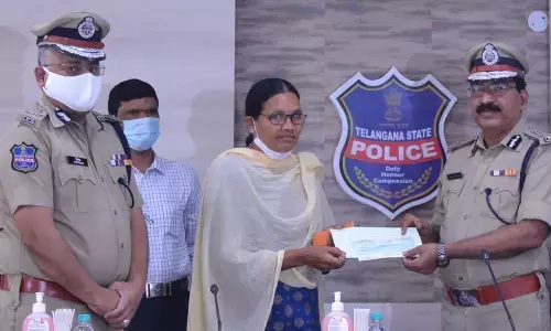 Senior Maoist leader surrenders