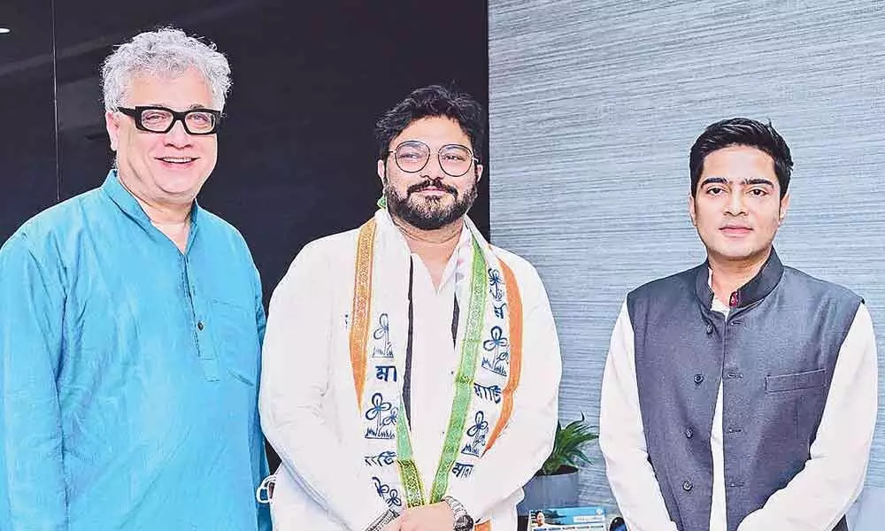 National General Secretary Abhishek Banerjee with former Union Minister and sitting MP Babul Supriyo after the latter joined the Trinamool Congress in Kolkata on Saturday