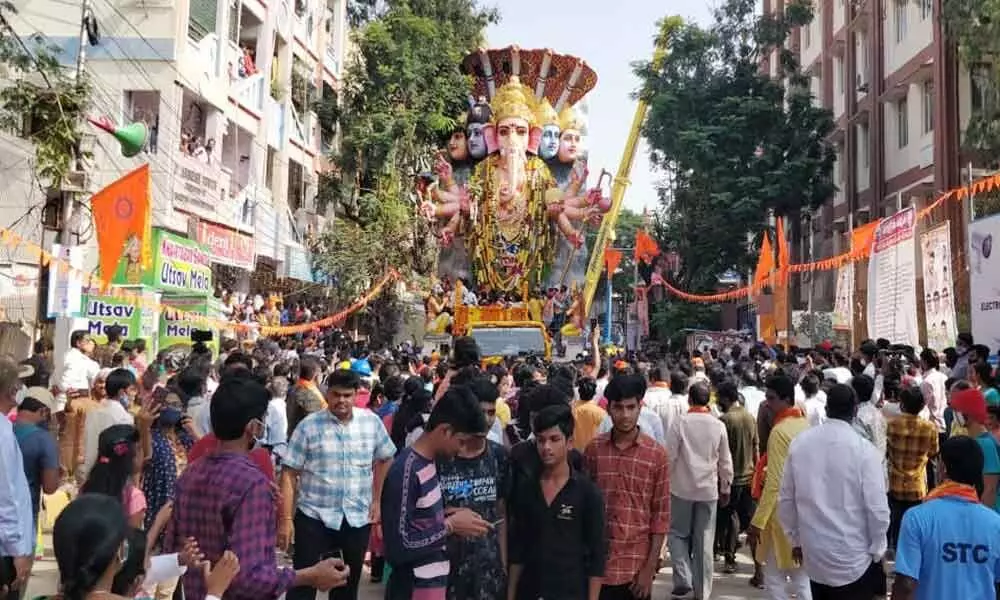 The procession of the Khairatabad Ganesh idol, which began towards Hussain Sagar