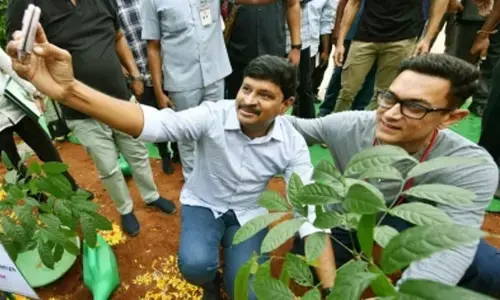 Aamir Khan participates in Green India Challenge