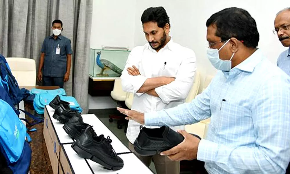 Chief Minister YS Jagan Mohan Reddy on Monday personally inspected the quality of the school bag and shoes