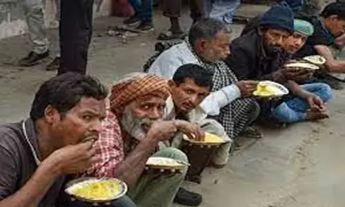 Migrant workers were served food during the journey