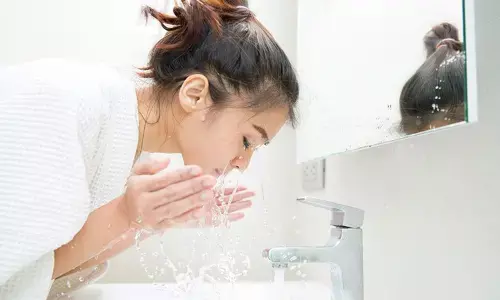 Be conscious while using skin care products in monsoon