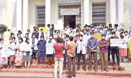 Junior doctors protest non-payment of salaries