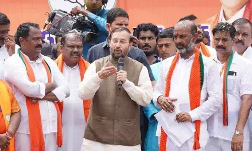 Javadekar disses TRS for family rule