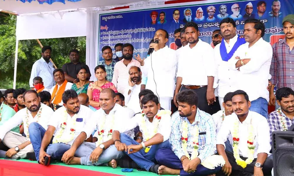 Former Minister and BJP leader Eatala Rajender speaking at the KU students’ Maha Deeksha in Hanumakonda on Wednesday