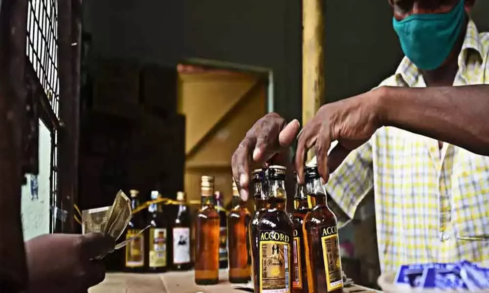 Liquor licenses extended till Nov 30 in Telangana