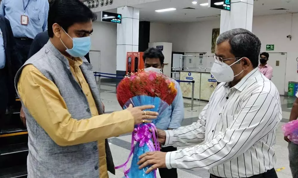 Minister of State for Ports, Shipping and Waterways Shantanu Thakur being received by VPT Chairman K Rama Mohana Rao at Visakhapatnam Airport on Thursday