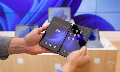 The original Surface Duo to have Android 11 before the end of 2021: Microsoft