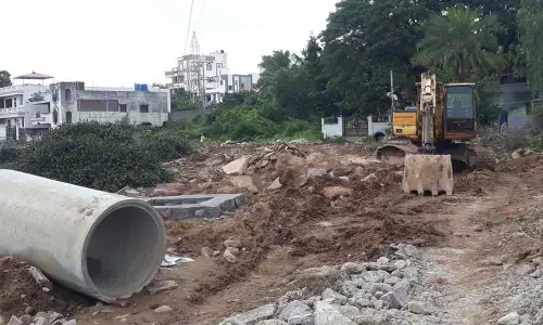 Residents cry foul over fencing works at lake