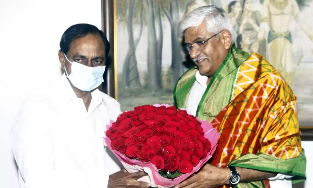 Chief Minister KCR in a meeting with Jal Shakti minister Gajendra Singh Shekhawat