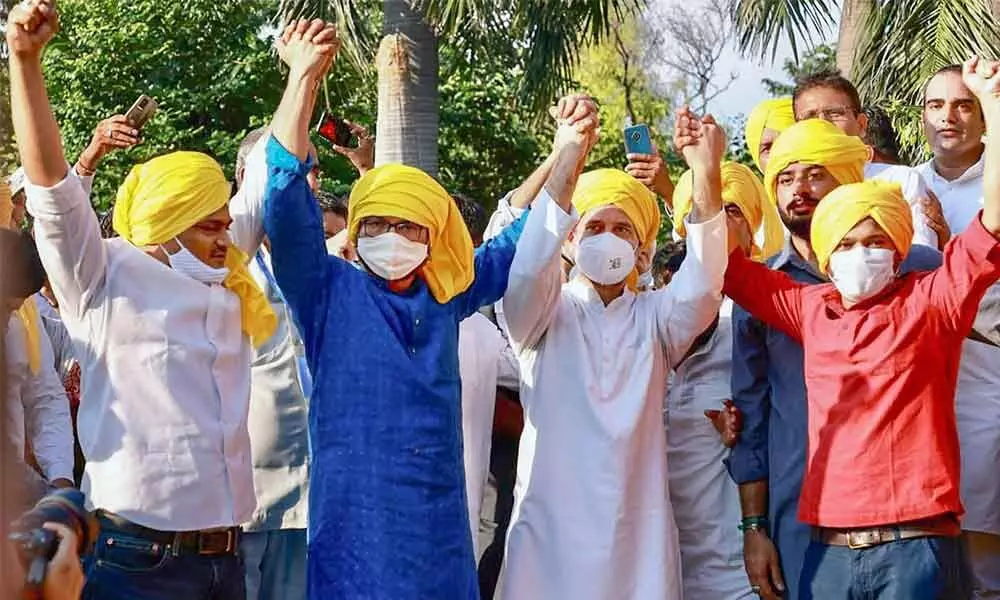 Congress leader Rahul Gandhi with Kanhaiya Kumar, MLA Jignesh Mewani and others while paying tribute to legendary freedom fighter Shaheed Bhagat Singh, at Shaheed Samarak in New Delhi on Tuesday