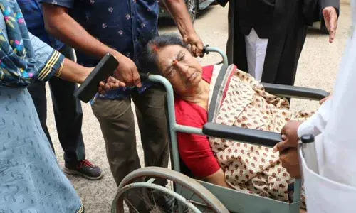 swooned and complained of trouble breathing