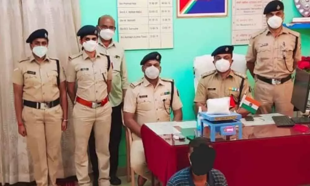 Railway police seize drugs worth Rs 3.2 crore on Prashanti Express