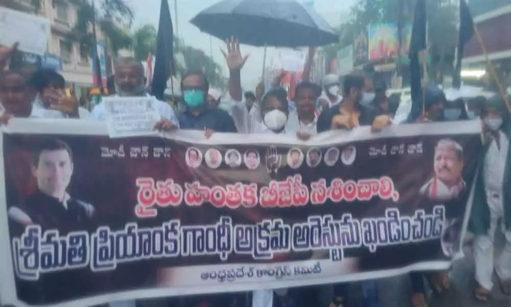 APCC president Dr S Sailajanath leading a massive demonstration against the BJP government in Vijayawada on Monday
