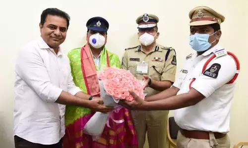 KTR lauds traffic cops for fining his vehicle