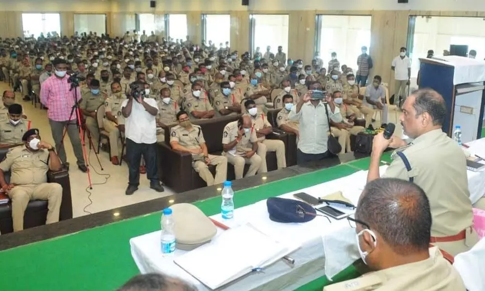 Police Commissioner B Srinivasulu addressing police officials on the Dasara bandobust duties in Vijayawada on Wednesday
