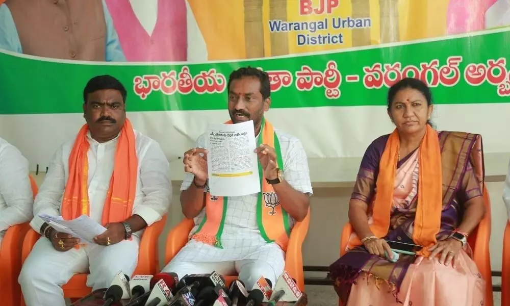 Senior BJP leader and Dubbaka MLA M Raghunandan Rao speaking to media persons in Hanumakonda on Wednesday