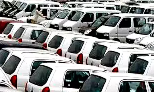 As per the notification, the renewal of registration of 15 year old car would cost Rs.5,000 compared to the present fee of Rs. 600.