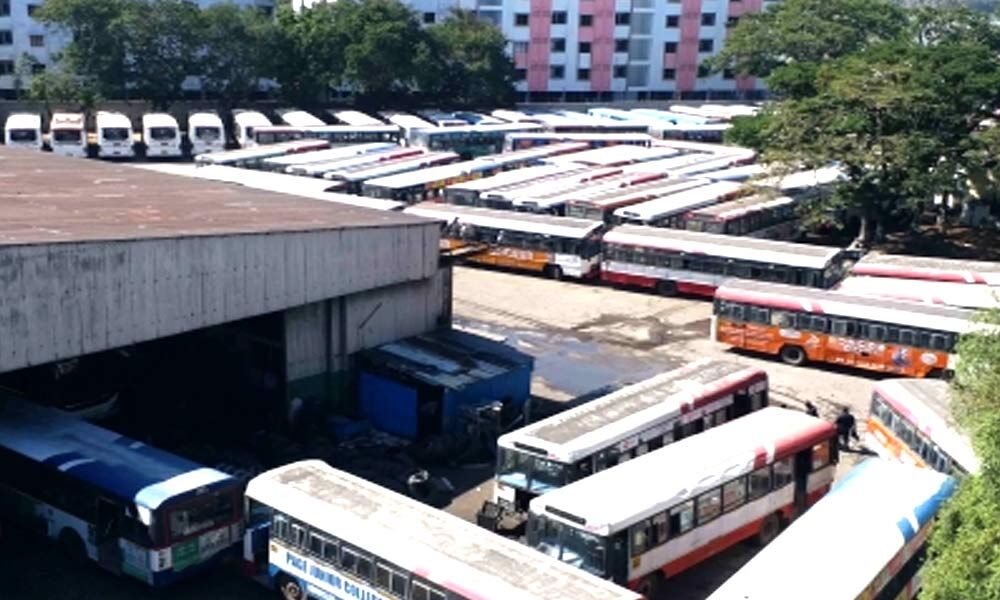 telangana-to-operate-over-4-000-buses-to-clear-dasara-rush