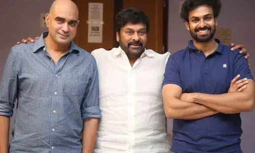 Chiranjeevi WithKrish and Vaishnav Tej