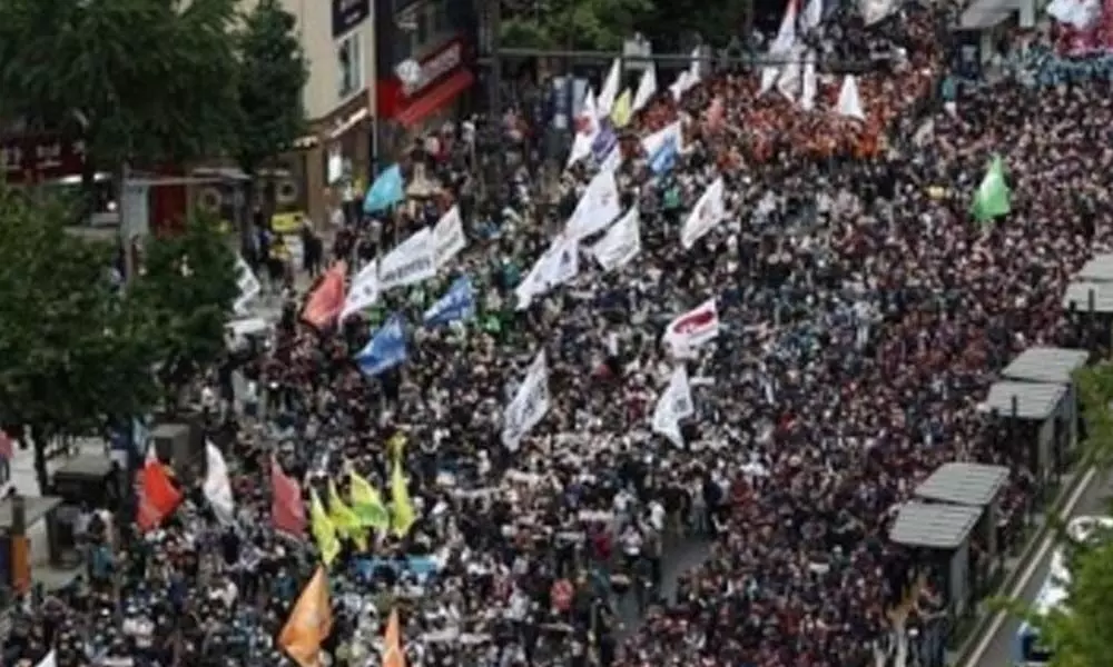 Seoul city govt bans labour groups planned street rallies this month