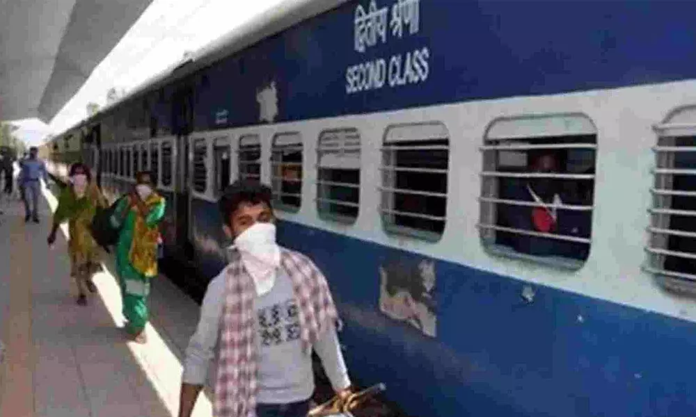 Festival special trains to clear extra rush