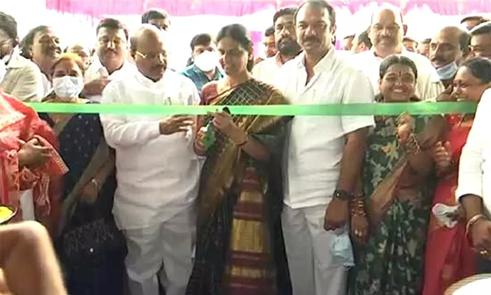 Education minister Sabitha Indra Reddy on Friday inaugurated fruit market at Bata Singaram logistics park