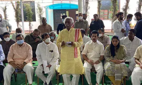 Former Union Minister and Haryana Governor Bandaru Dattatreya speaking about the arrangements for ‘Alai Balai’ programme, at a press meet in Hyderabad on Saturday