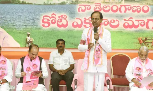 Chief Minister K Chandrashekar Rao addressing the TRS Parliamentary and Legislative Party meeting at Telangana Bhavan on Sunday