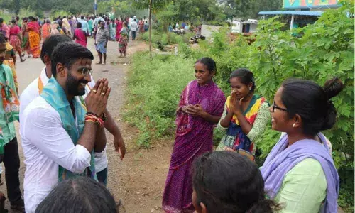 Congress nominee for the Huzurabad Assembly bypoll Venkat Balmoor seeking peoples support at Madannapet in Kamalapur mandal in Hanumakonda district on Sunday