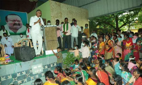 Eatala failed to secure 2 BHK houses: Harish Rao