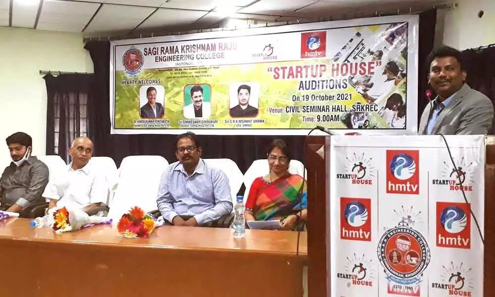 Startup House CEO Dr Vinod Kumar addressing the young engineers at SRKR Engineering College in Bhimavaram on Tuesday