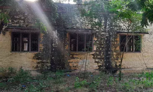 SKIAD building in dilapidated state