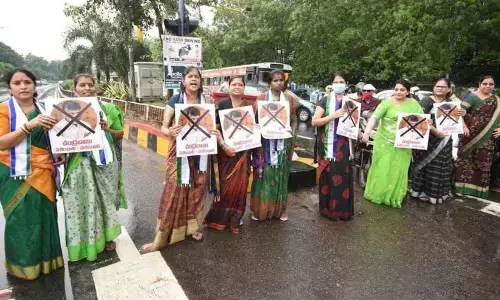 YSRCP women forming human chain