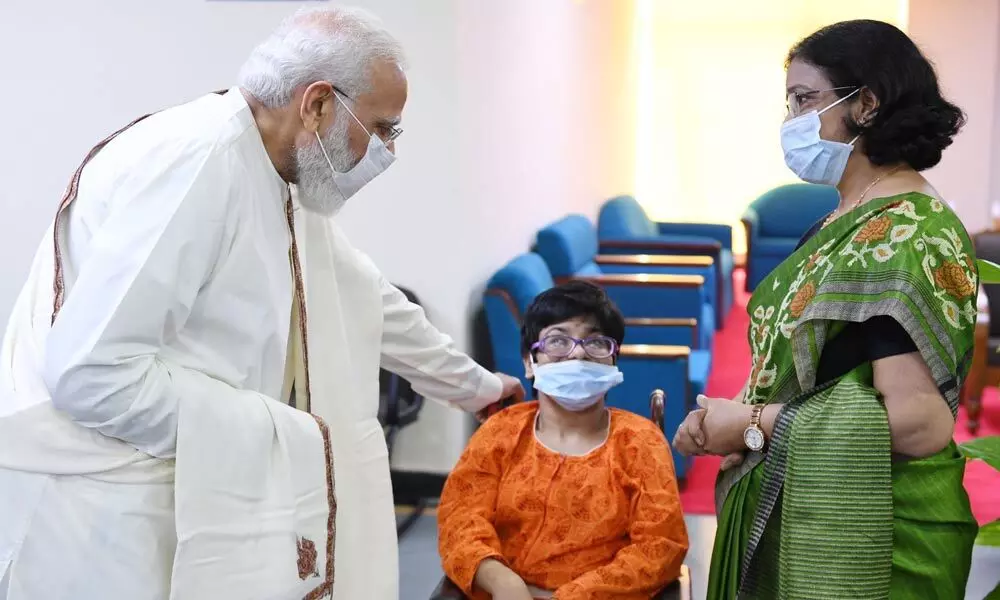 PM Modi visits Delhi hospital to mark Indias 100 Cr Covid vaccination milestone