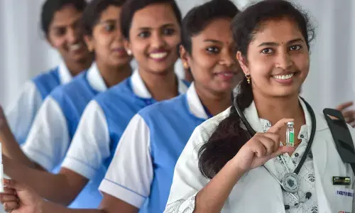 Doctors hail 100-crore Covid vaccine jab fete