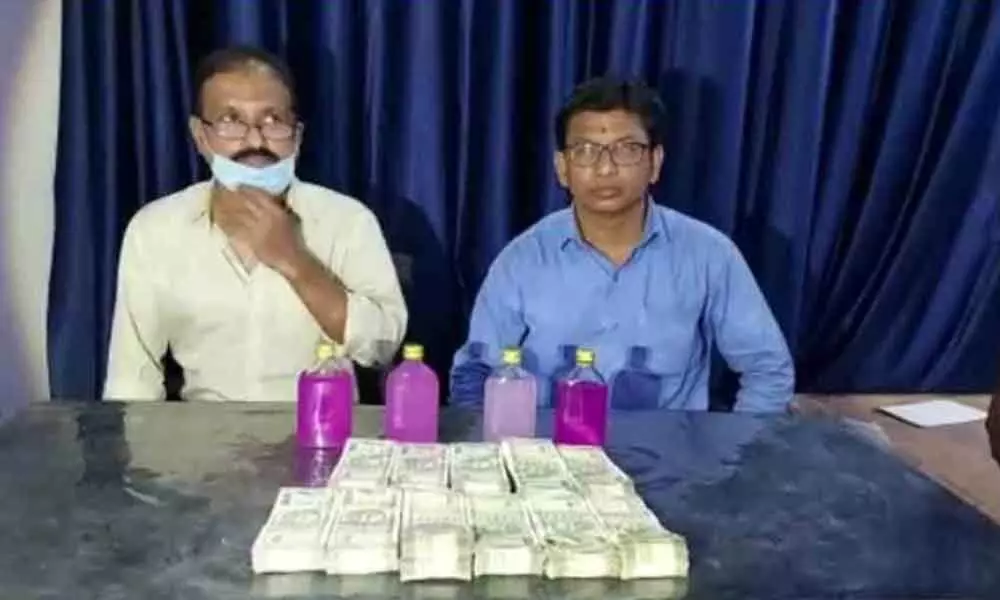 Sub-registrar held for accepting Rs 5.5 lakh bribe