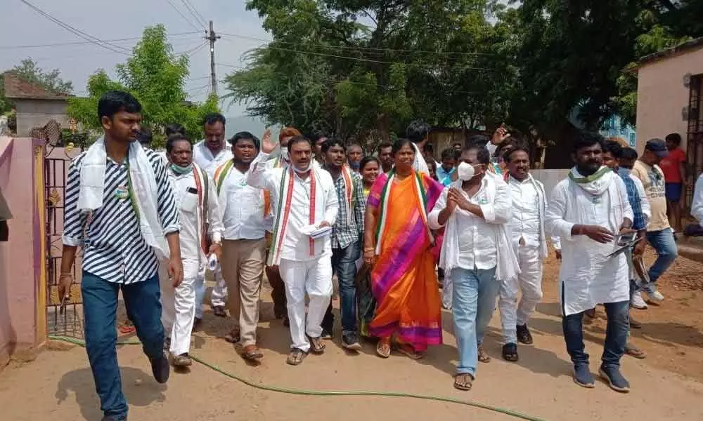 PCC president S Sailaja Nath participating in electioneering in Chinthala Chevuru village in Badvel mandal on Friday.